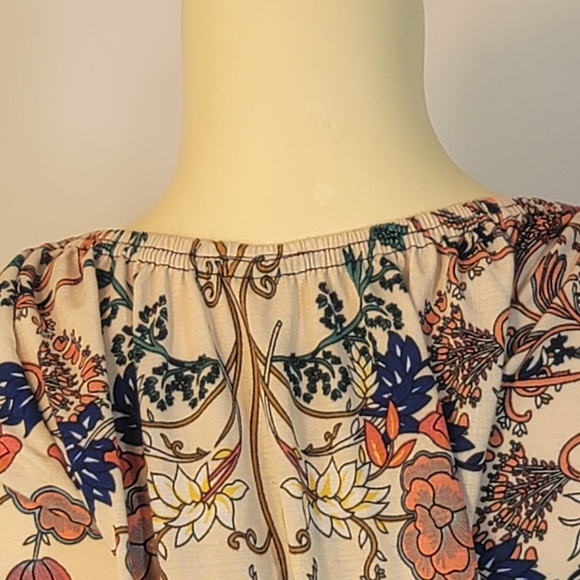 Boho Style Mini dress with crocheted sleeve - Picture 9 of 16